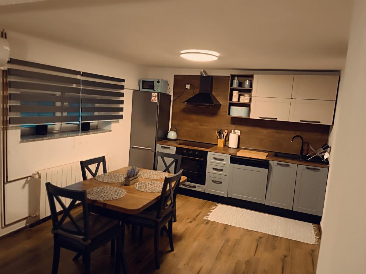 Kod Dida Apartment Gospic Ngoại thất bức ảnh